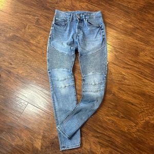 Women’s Divided skinny distressed jeans size 29.